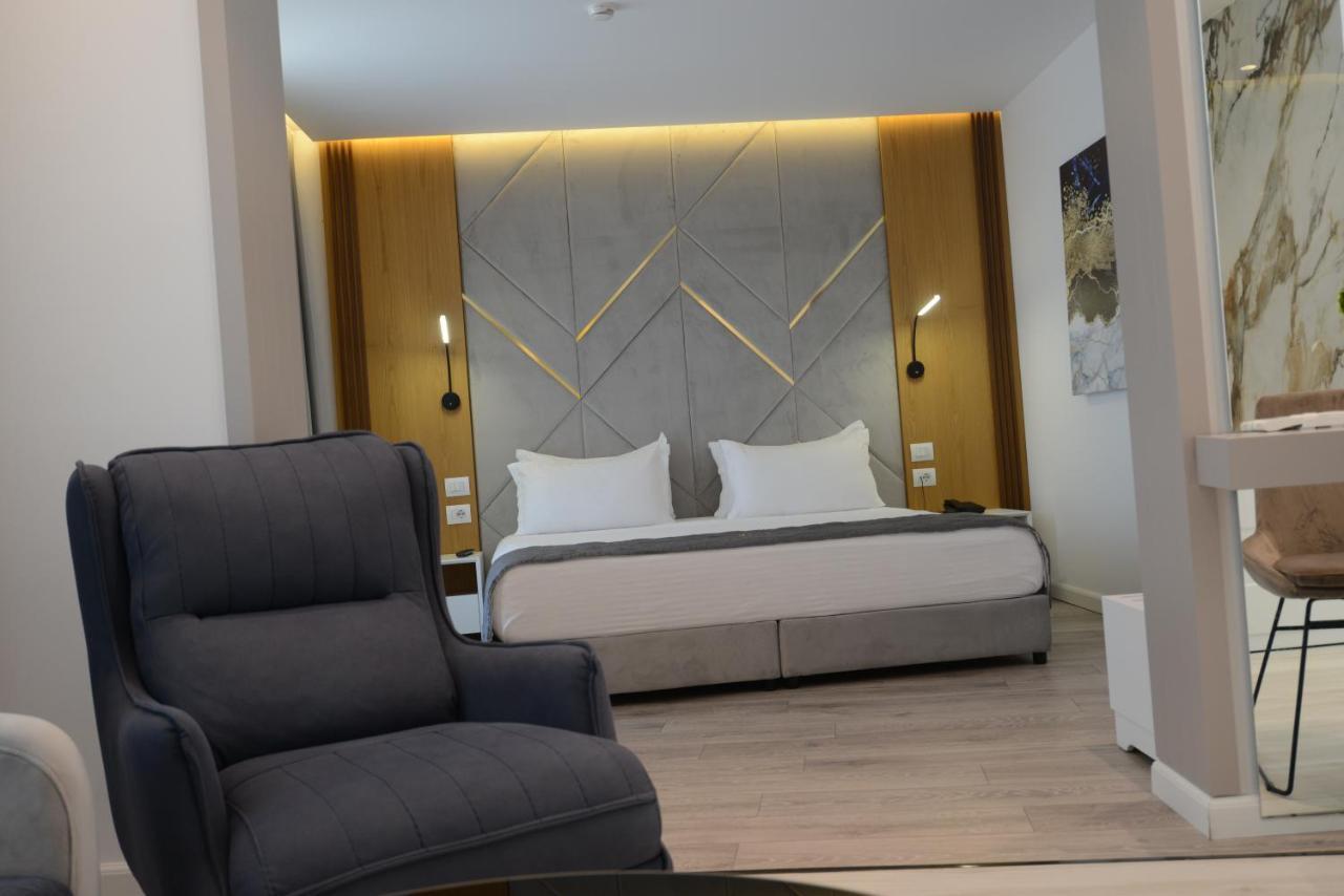 Ebbi Hotel Dhërmi Extérieur photo