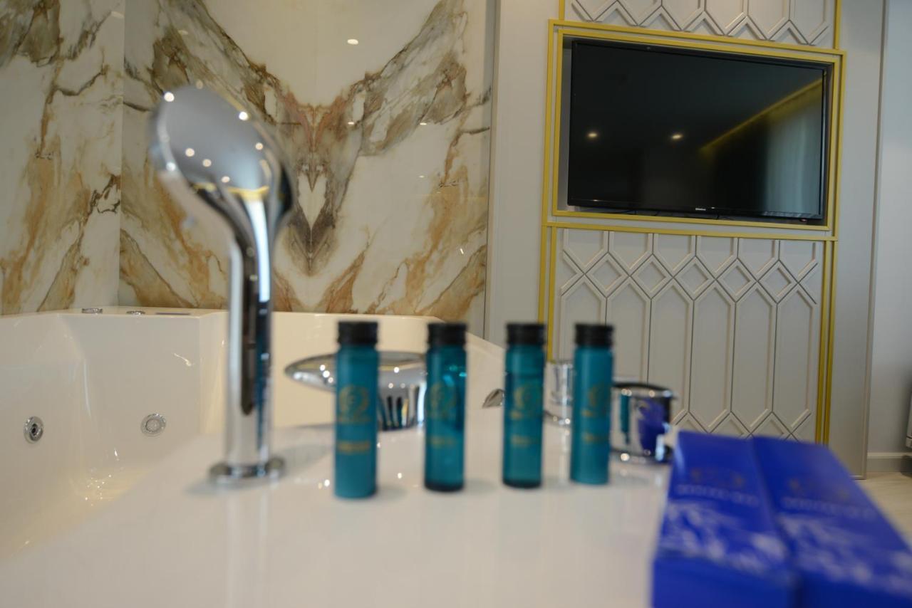 Ebbi Hotel Dhërmi Extérieur photo