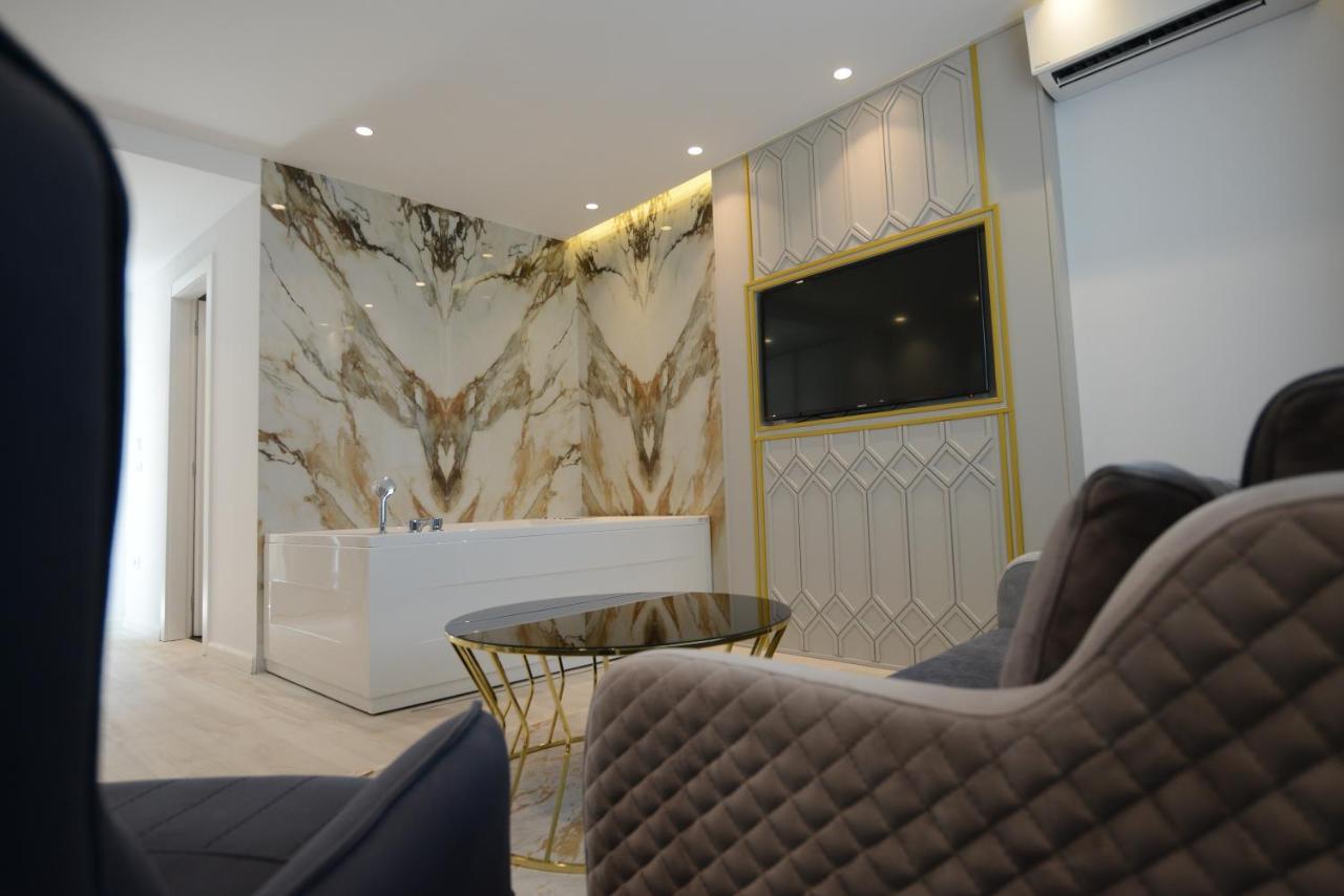 Ebbi Hotel Dhërmi Extérieur photo