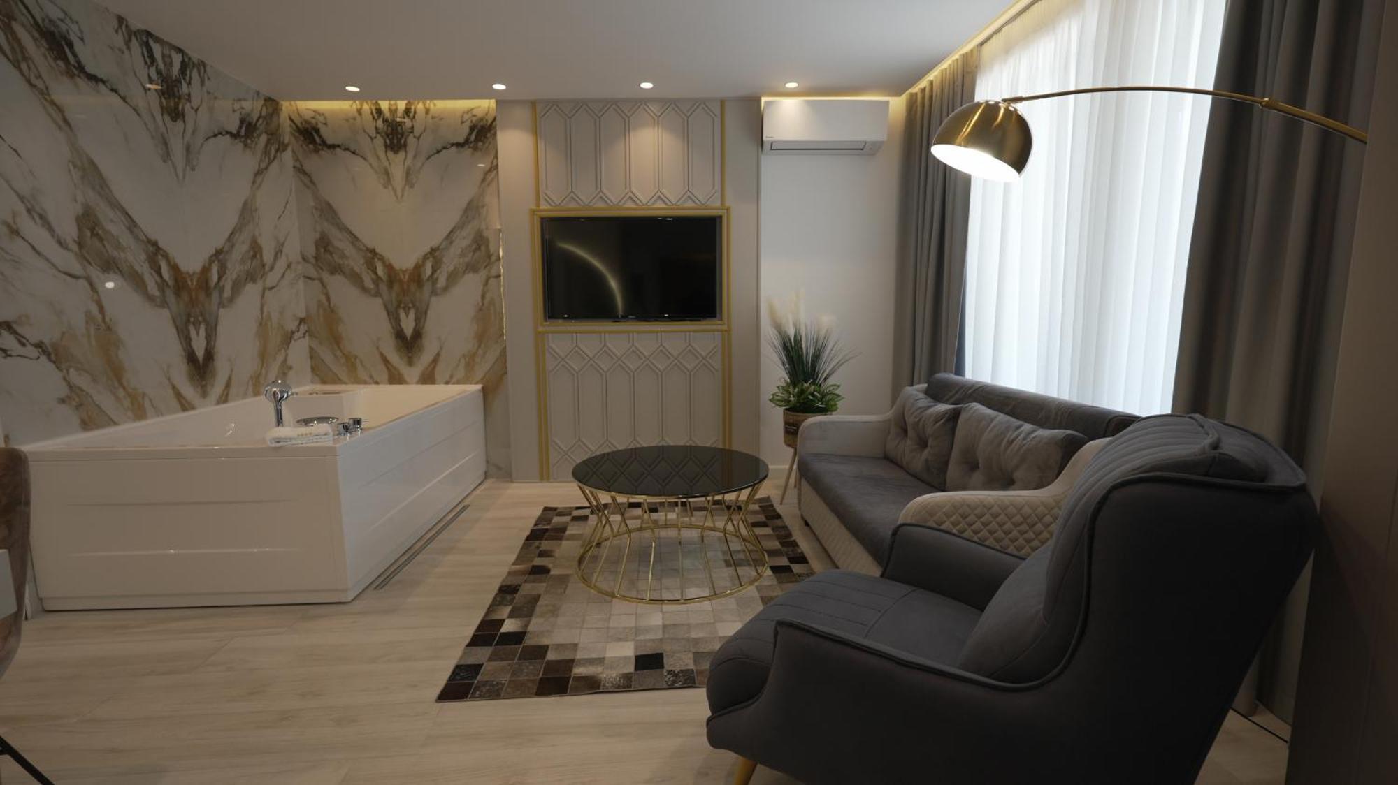 Ebbi Hotel Dhërmi Extérieur photo